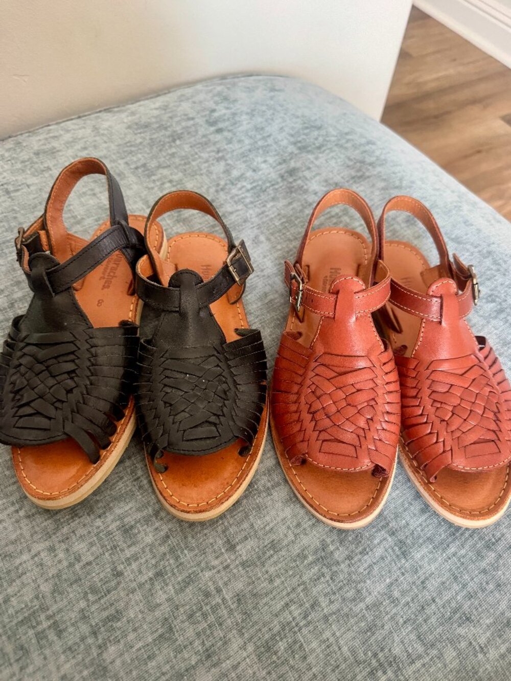 Women's Huaraches by Bearpaw Sandals Black Brown Size 8 (Set of 2)